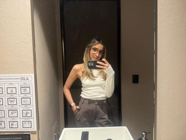 AdharaCooperr - сексуальная веб-камера в реальном времени - 27593913