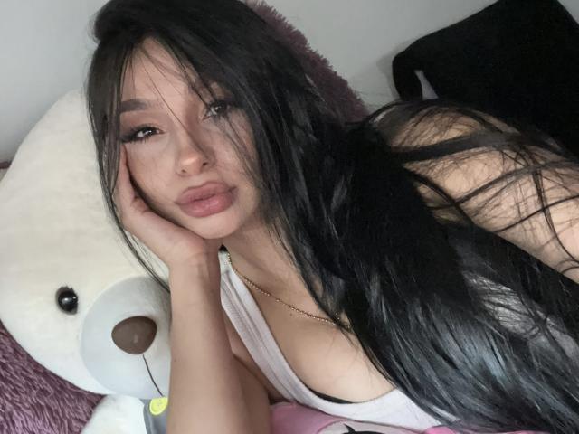 ThaliaCollins - Live porn &amp; sex cam - 27596321
