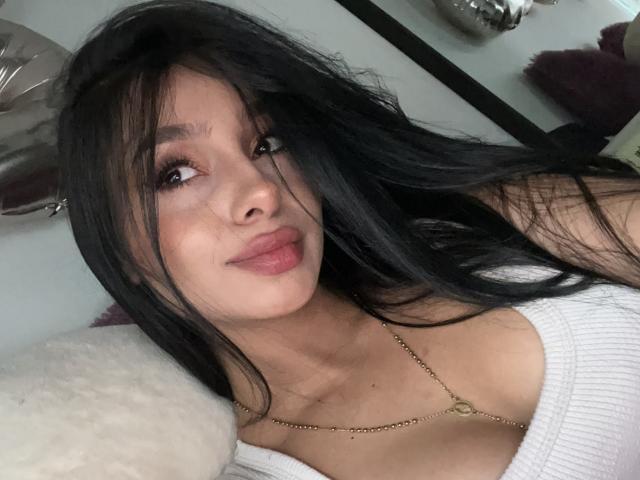 ThaliaCollins - Live sex cam - 27596335