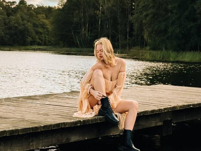 CrystalHope - Élő pornó és szexkamera - 27599030