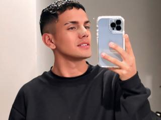 AndrewSiilvaaa - Live porn &amp; sex cam - 27600871