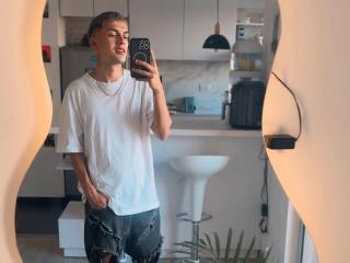 AndrewSiilvaaa - Sexe cam en vivo - 27601277