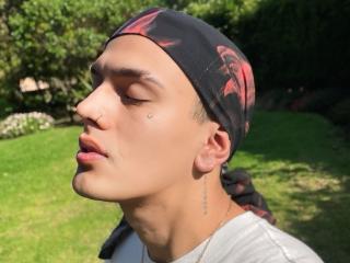 AndrewSiilvaaa - Live porn &amp; sex cam - 27601396