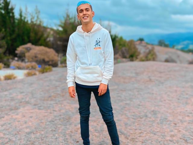 AndrewSiilvaaa - Élő pornó és szexkamera - 27601494