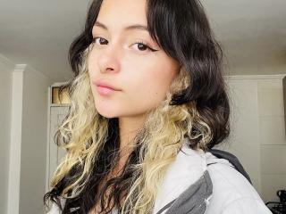 AlmaPonce - Live porn &amp; sex cam - 27604903