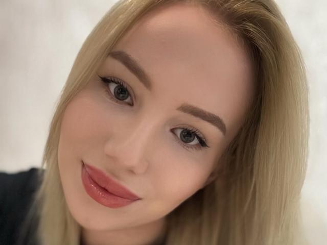 MerriiiRosalee - Live sex cam - 27609803