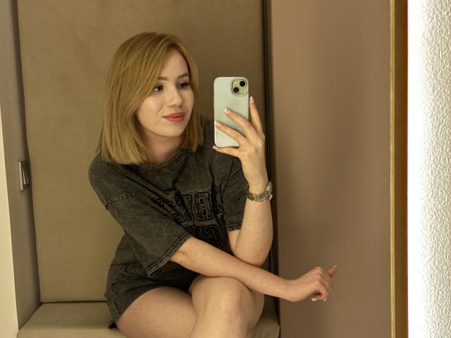 MerriiiRosalee - Live sex cam - 27609838