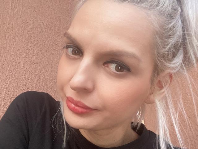 DouceAmelia - Live sex cam - 27611791