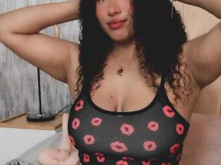 KarinaLovey - Live sex cam - 27617013