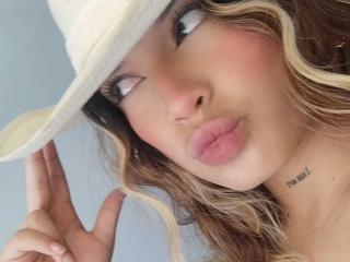 KateZoe - Live porn &amp; sex cam - 27622438