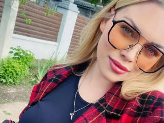 NicoleMelody - Live porn &amp; sex cam - 27631972