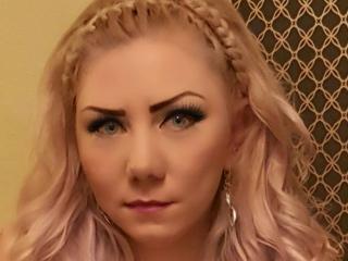 Chrystyna - Cam x with a athletic build 18+ teen woman 