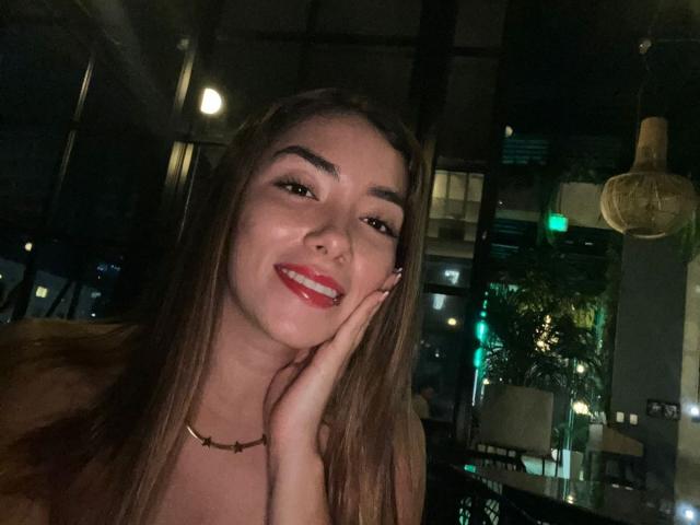 SharonKlart - Live sexe cam - 27636032