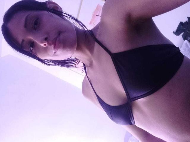 SkinnyNeighbour - сексуальная веб-камера в реальном времени - 27636893