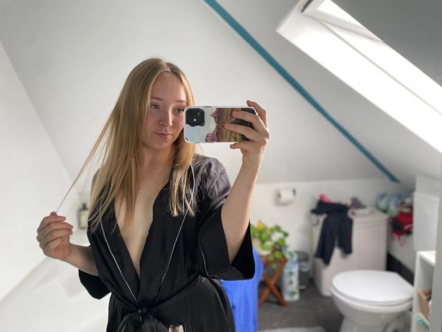 Emily-Love-hot - Live sex cam - 27638321
