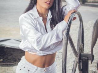 Xem hồ sơ đầy đủ của EmilyVv