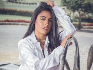 Xem hồ sơ đầy đủ của EmilyVv