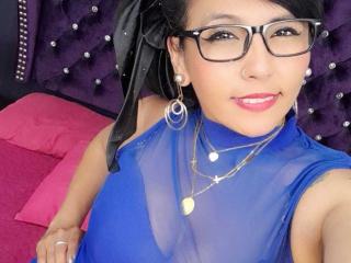 DaniaHot69 - Live porn &amp; sex cam - 27647225