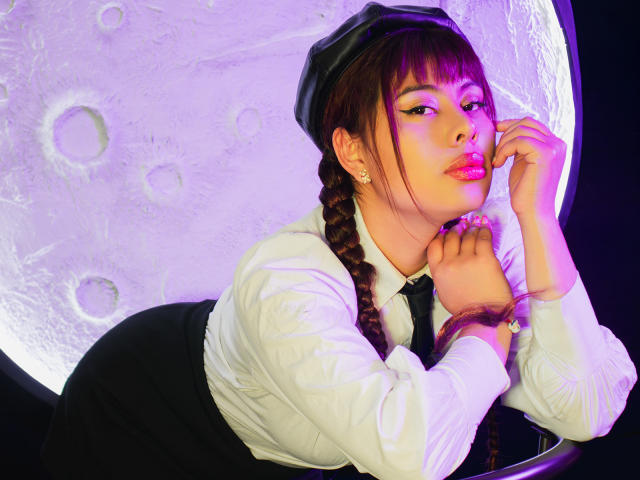 NoemiThornee - Live sex cam - 27649059