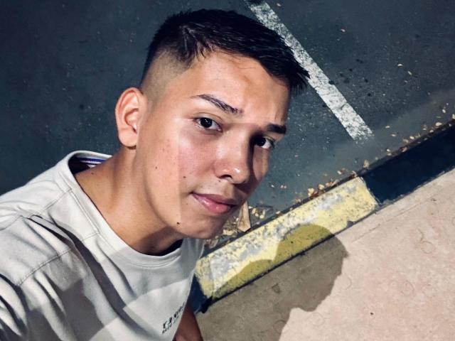 EdwinBlaze - Live sex cam - 27651656