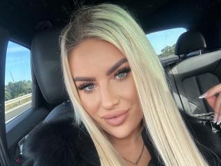 Xem hồ sơ đầy đủ của MissLeylaBlond