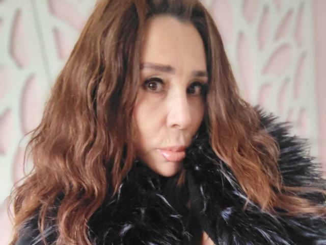 IssaMilfX - Porno na żywo i seks kamera - 27657424