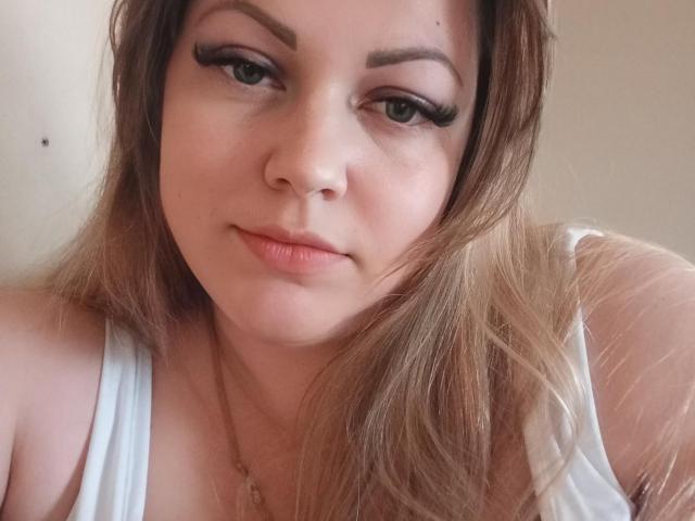 SugaryInna - Live porn &amp; sex cam - 27664452