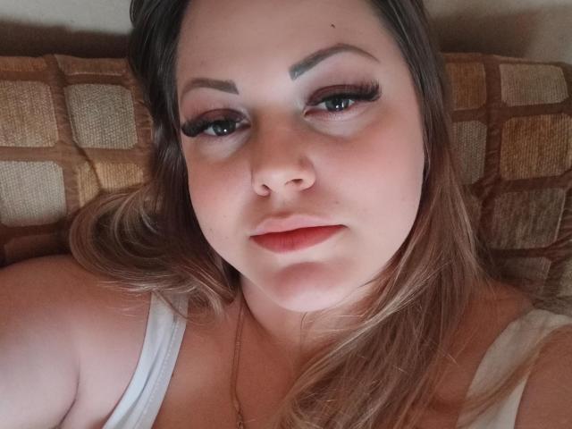SugaryInna - Live sex cam - 27664473