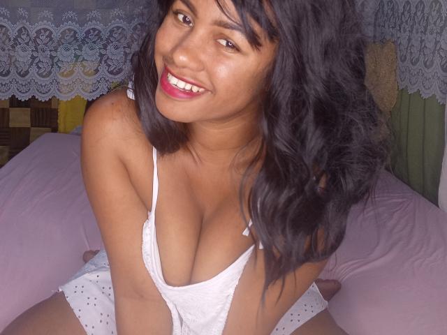 LayahCoquine - Live porn &amp; sex cam - 27667693