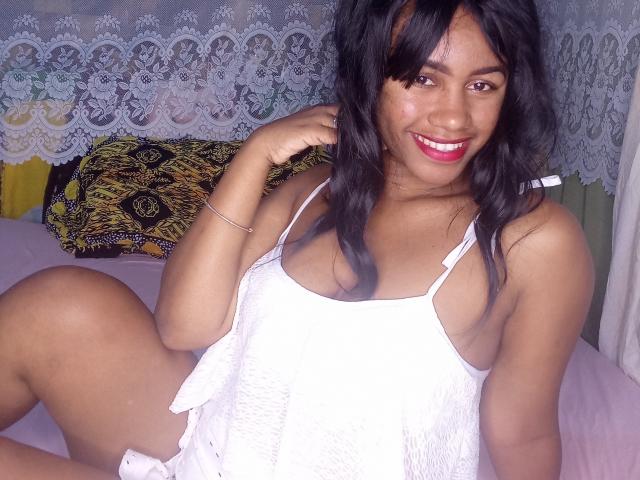 LayahCoquine - ライブポルノ&amp;セックスカム - 27668162