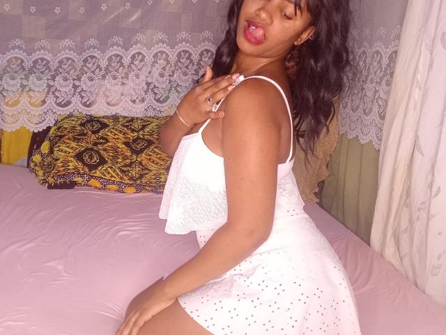 LayahCoquine - Live porn &amp; sex cam - 27668190