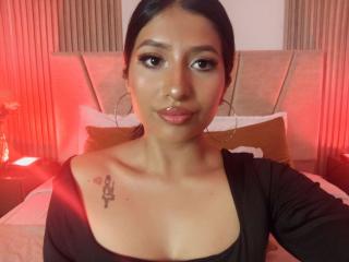 ZarayWhitmore - Live porn &amp; sex cam - 27670584