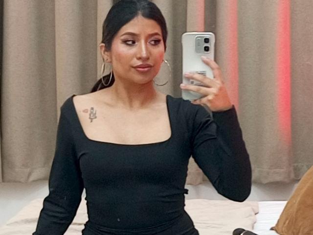 ZarayWhitmore - Live porn &amp; sex cam - 27670591