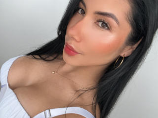查看ArianaRogers的详细信息