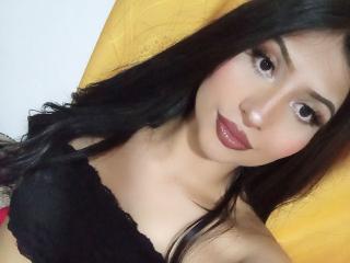 ZarayWhitmore - Live porn &amp; sex cam - 27674231
