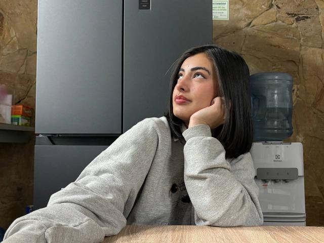 EmmaBeaumont - Live porn &amp; sex cam - 27674406