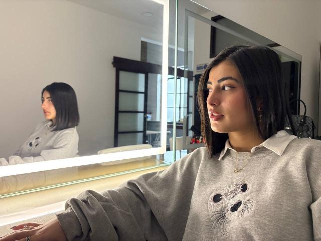 EmmaBeaumont - Live Sex Cam - 27674483