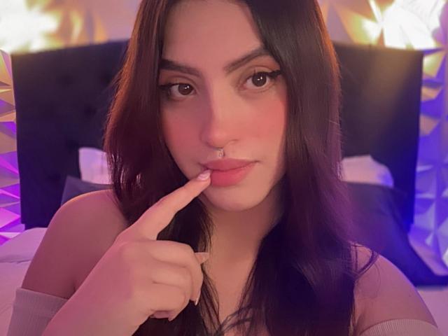 NaireaBeaumont - Live porn &amp; sex cam - 27679180