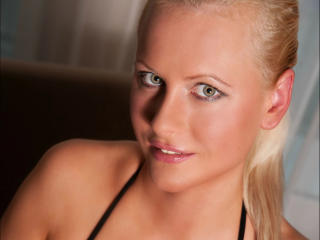 Xem hồ sơ đầy đủ của BlondeHexe-hot
