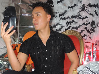 AndrewThomas - Live porn &amp; sex cam - 27681329