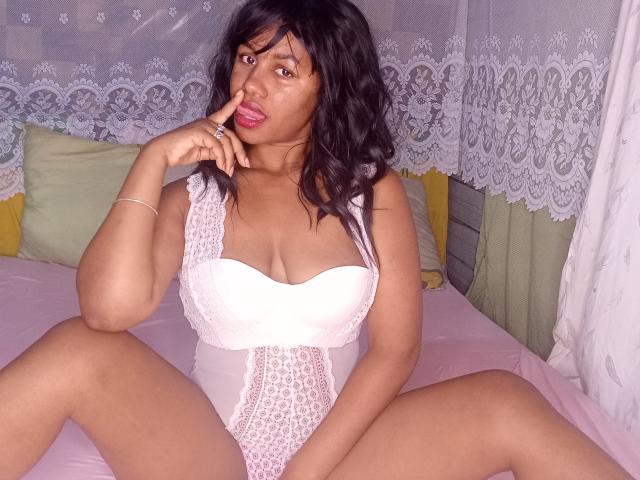 LayahCoquine - Live porn &amp; sex cam - 27687489