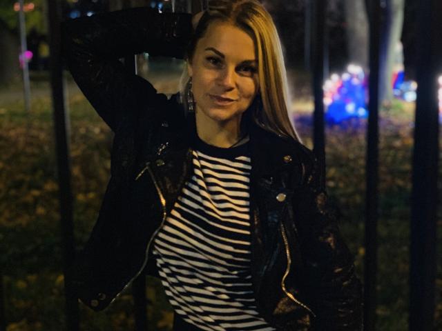 BelleLisaG - Live sex cam - 27702959