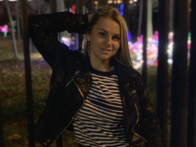 BelleLisaG - Live porn &amp; sex cam - 27702987