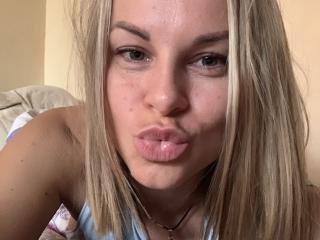BelleLisaG - Live porn &amp; sex cam - 27703001