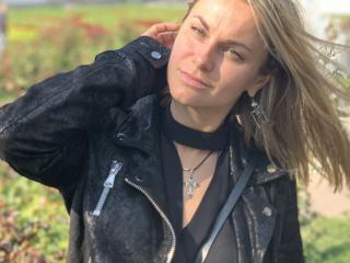 BelleLisaG - Live sex cam - 27703008