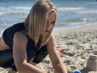 BelleLisaG - Live sex cam - 27703029