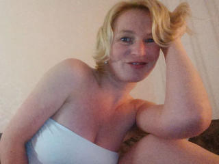 BAISE-MOI - Live sex cam - 27703316
