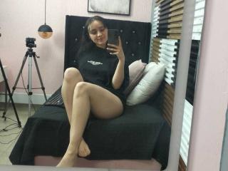 AnnieLamberth - Live porn &amp; sex cam - 27704513