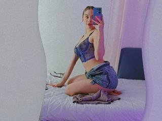 EmmaRiveraa - Live porn &amp; sex cam - 27704842