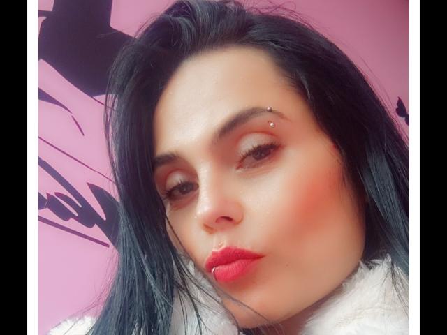CharlotteCrofort - Élő pornó és szexkamera - 27707992